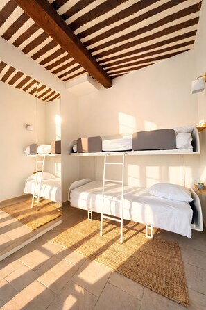 Iron/ironing board, WiFi, bed sheets - Apartment 'St Antoine' with Sea View, Wi-Fi and Air Conditioning (Cannes)