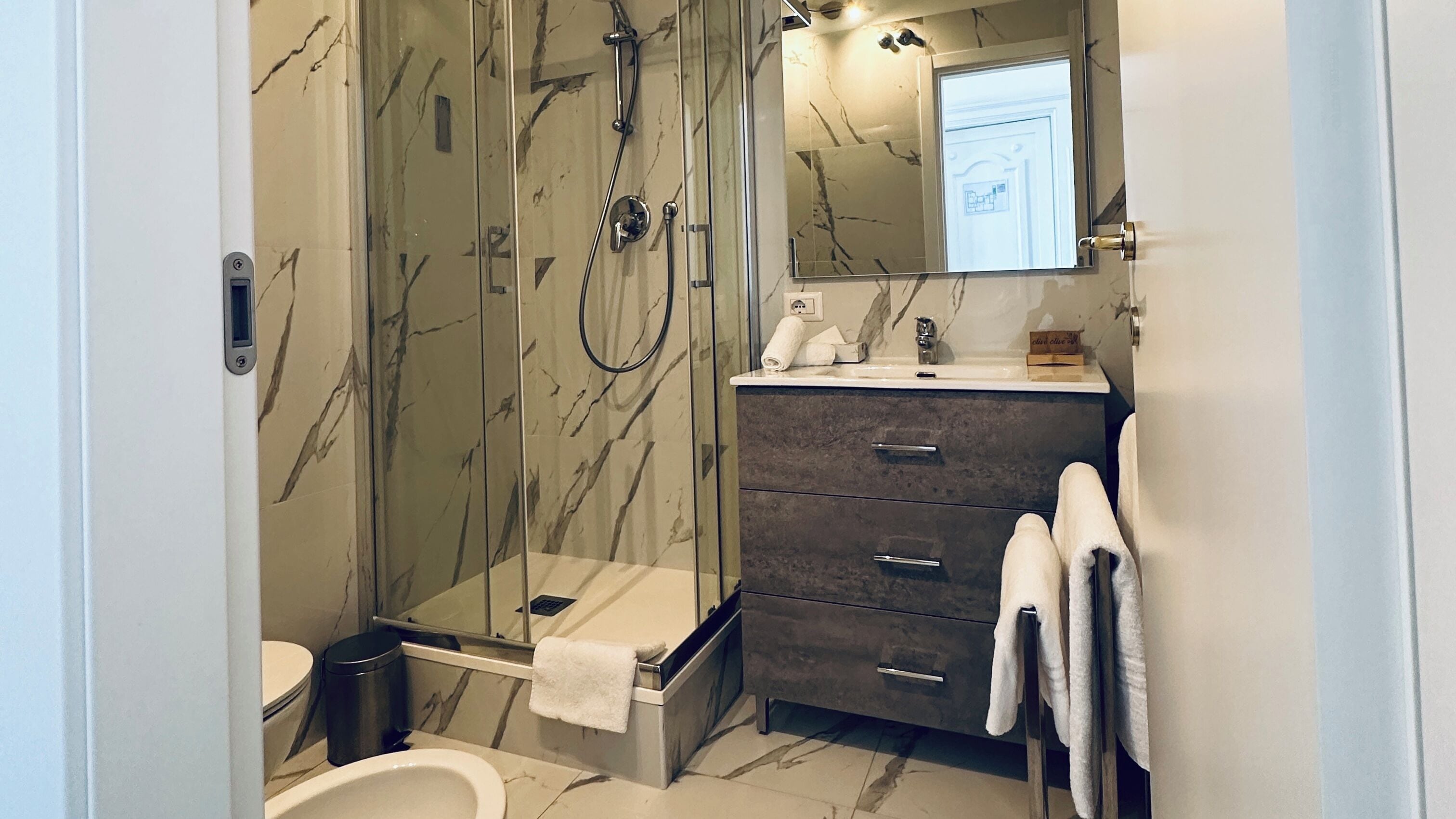Kamar Double Standar, balkon, pemandangan kota | Kamar mandi | Kloset