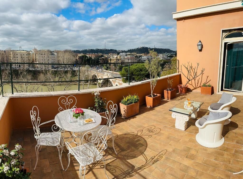 Junior Suite, Balcony, City View | Terrace/patio