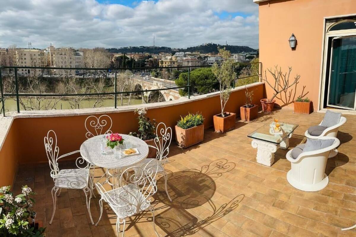 Junior Suite, Balcony, City View | Terrace/patio