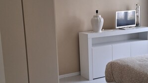 2 slaapkamers, een strijkplank/strijkijzer, wifi, beddengoed
