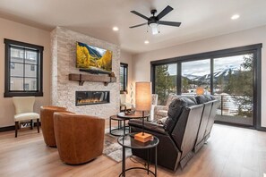 Living area - 12 Ramble Ln | Rooftop Hot Tub, Walk Downtown (Winter Park)
