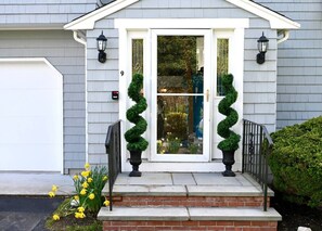 Exterior detail - S.S. Escape | Walk to Beaches | Newly Renovated | Dog Friendly (Falmouth)