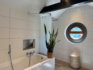 Bathroom - Vrbo Property (Hauenstein)