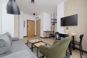 TV, offices - A comfortable studio near PGE Narodowy | A place to work (Warszawa)
