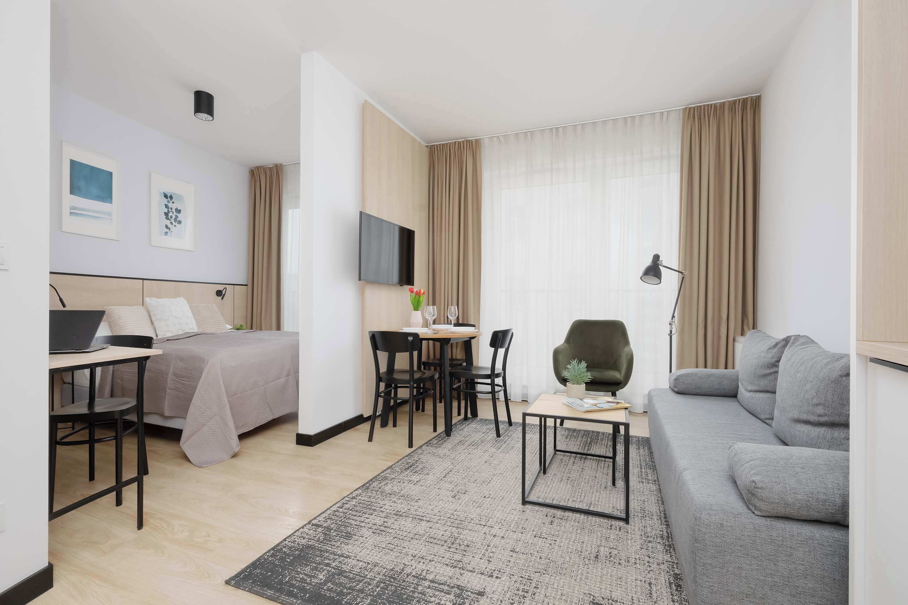 Desk, iron/ironing board, travel cot, WiFi