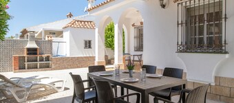 Holiday Home 'Casa Miguel Angel' with Private Garden and Wi-Fi