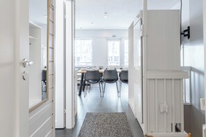Appartamento Comfort, 3 camere da letto, sauna, vista cortile | Ferro/asse da stiro, Wi-Fi gratuito, lenzuola