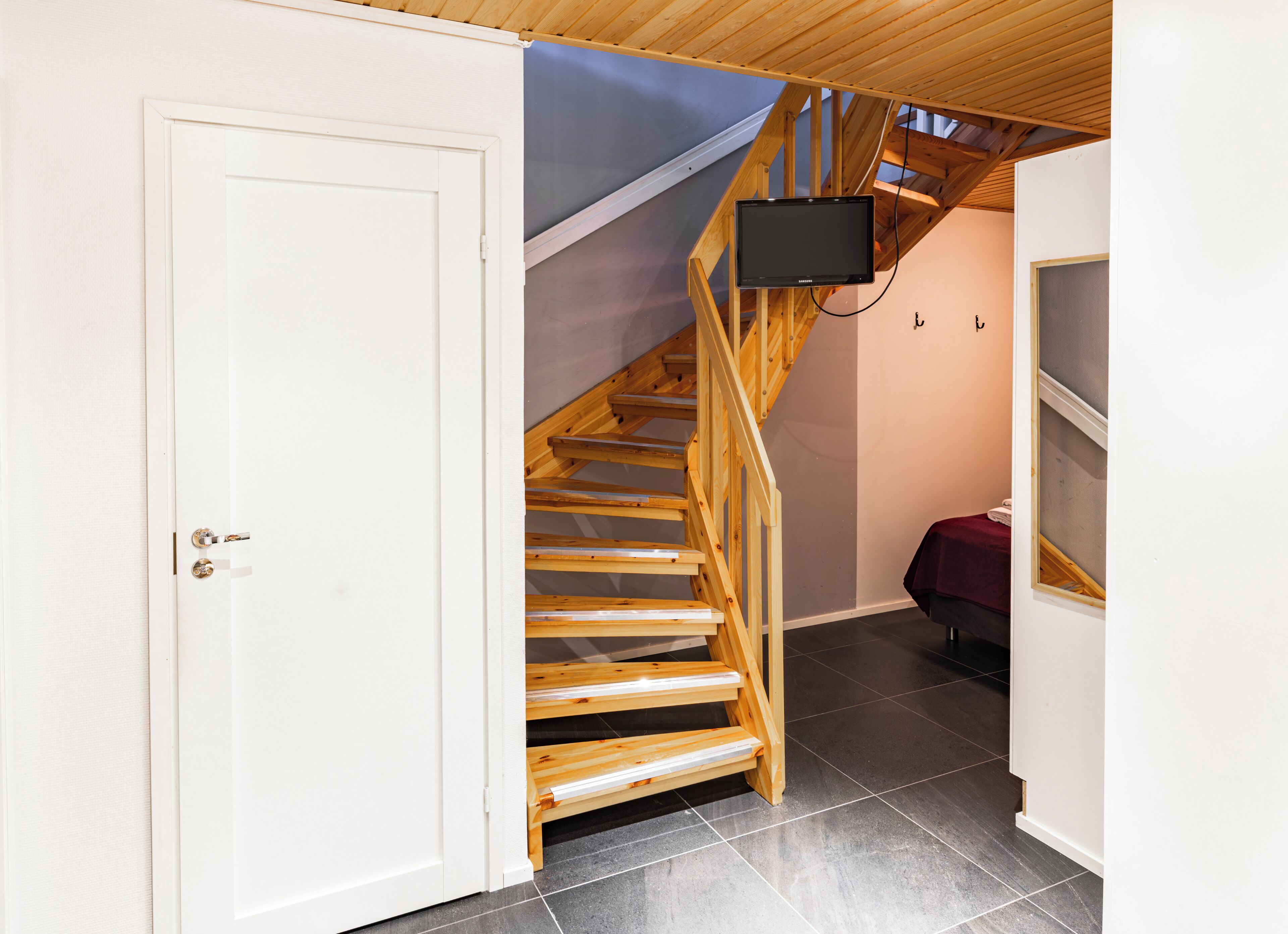 Comfort Apartment, 3 Bedrooms, Sauna, Courtyard View | Iron/ironing board, free WiFi, bed sheets