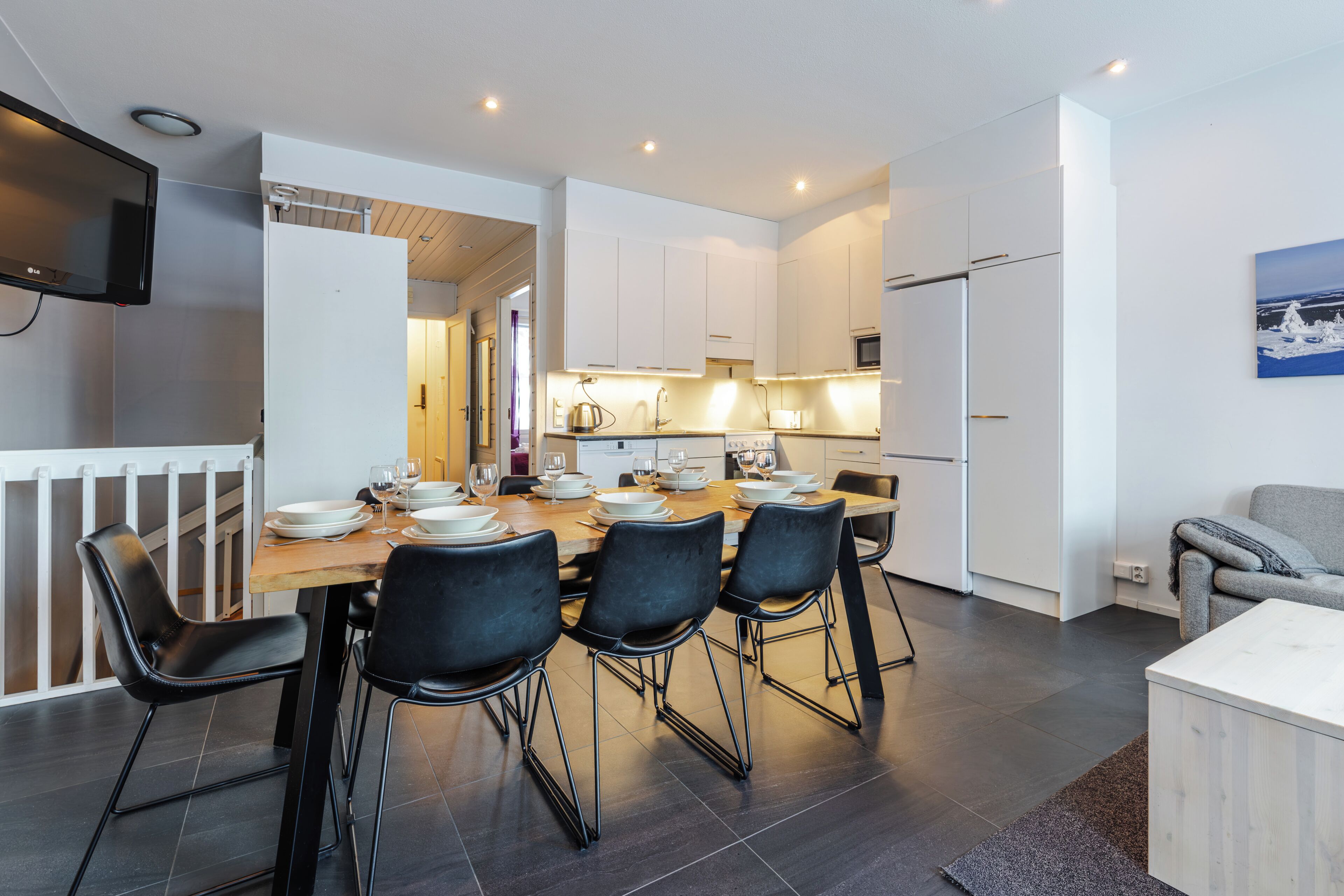 Comfort Apartment, 3 Bedrooms, Sauna, Courtyard View | Private kitchen | Full-sized fridge, microwave, oven, stovetop