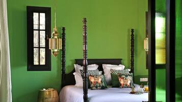 Signature Suite, Pool View | Premium bedding, minibar, in-room safe, blackout drapes