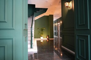 Interior - Urban Majesty Hotel (Baku)