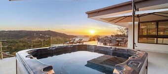 Villa Bella Grande | Luxury Estate + Casita