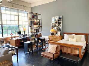 熨斗/熨衫板、Wi-Fi、床單