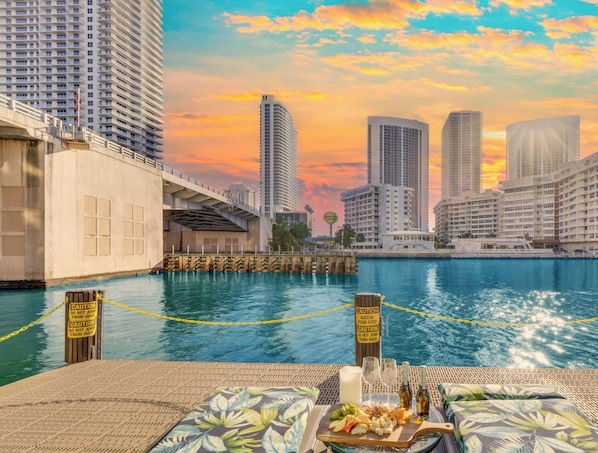 Pool - Modern 1BR · Bay View · Pool & Resort Access (Hallandale Beach)
