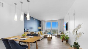 Dining-open-layout - City & Marina Views · 2BR Beachwalk Resort (Hallandale Beach)
