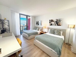 Desk, iron/ironing board, travel crib, WiFi - High Floor Studio - Private Balcony & Bay View (Hallandale Beach)