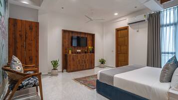 Deluxe Villa, Hill View | Iron/ironing board, free WiFi