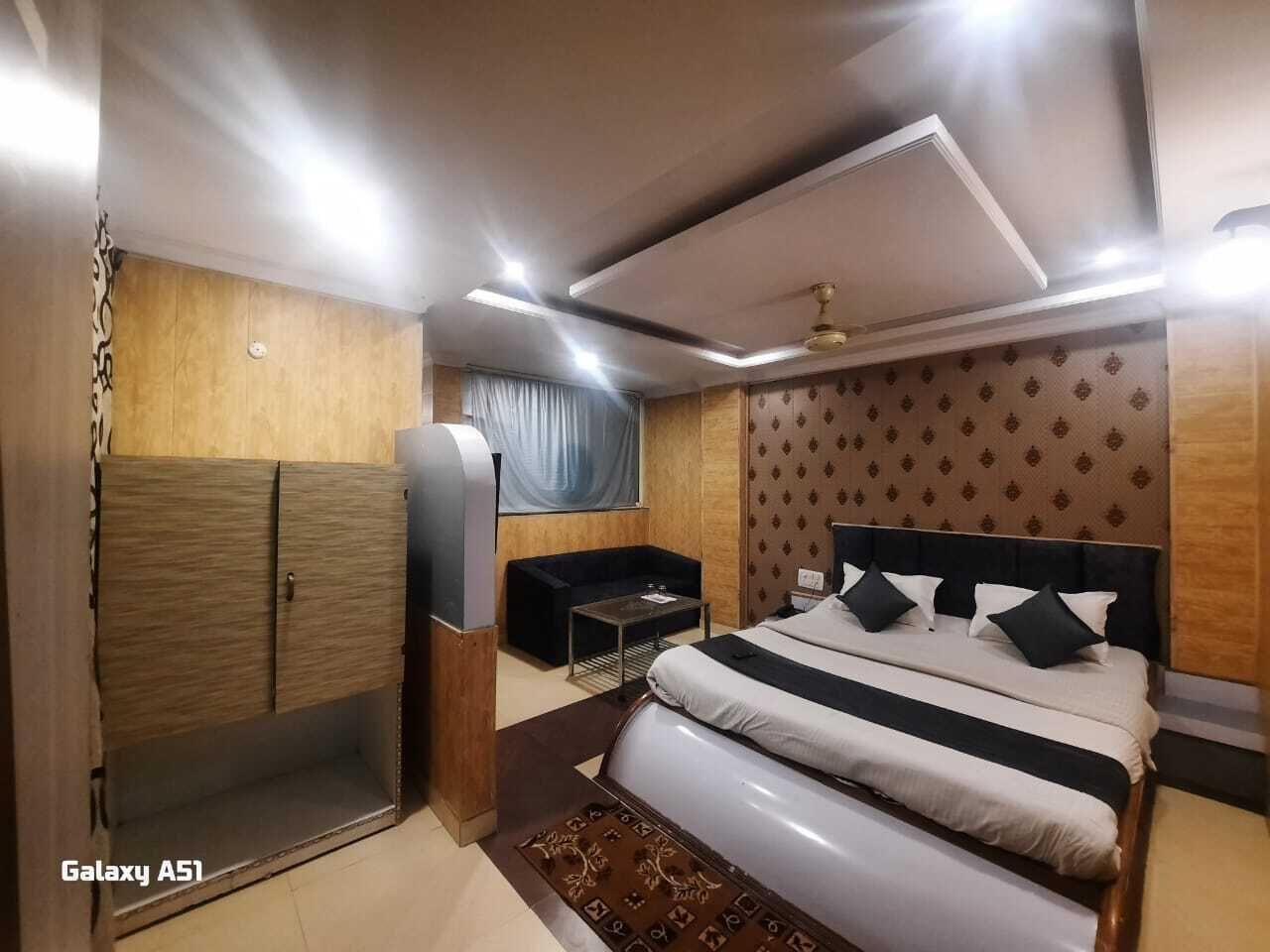Deluxe Double Room | Desk, laptop workspace, free WiFi