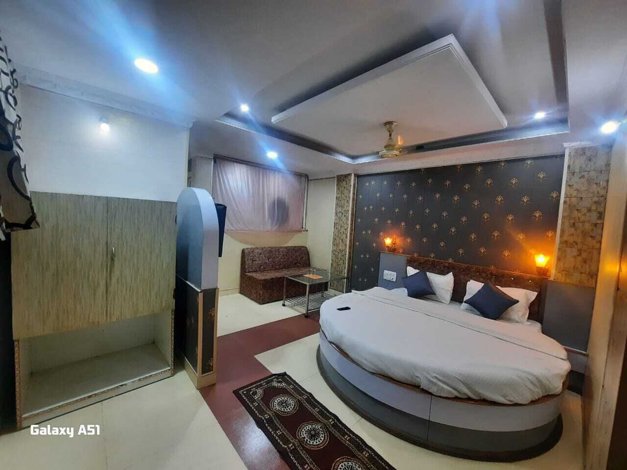 Deluxe Double Room | Desk, laptop workspace, free WiFi