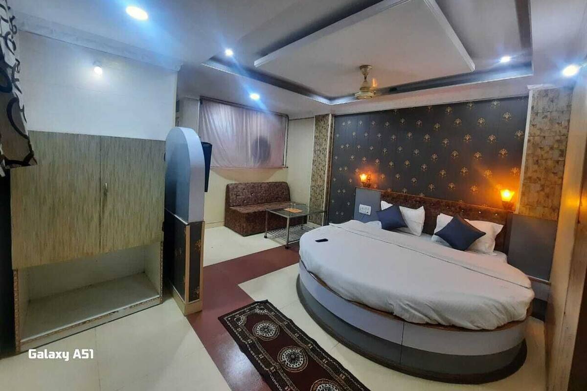 Deluxe Double Room | Desk, laptop workspace, free WiFi
