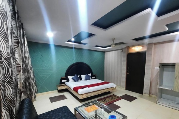 Deluxe Quadruple Room | Desk, laptop workspace, WiFi (free)