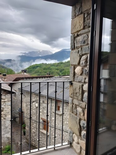 Casa Rural 'David' with Mountain Views, Private Terrace and Wi-Fi