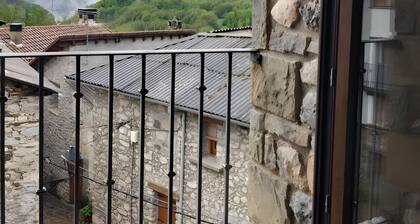 Casa Rural 'David' with Mountain Views, Private Terrace and Wi-Fi