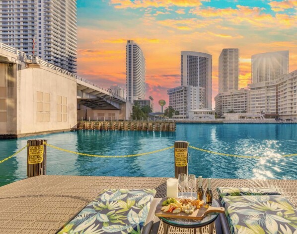 Pool - High-Floor Apt w/ Intracoastal View | Balcony (Hallandale Beach)