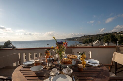 Apartment 'Baia Dei Sogni - Aqua' with Sea View, Wi-Fi and Air Conditioning