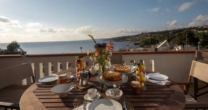 Apartment 'Baia Dei Sogni - Aqua' with Sea View, Wi-Fi and Air Conditioning