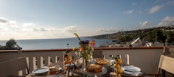 Apartment 'Baia Dei Sogni - Aqua' with Sea View, Wi-Fi and Air Conditioning