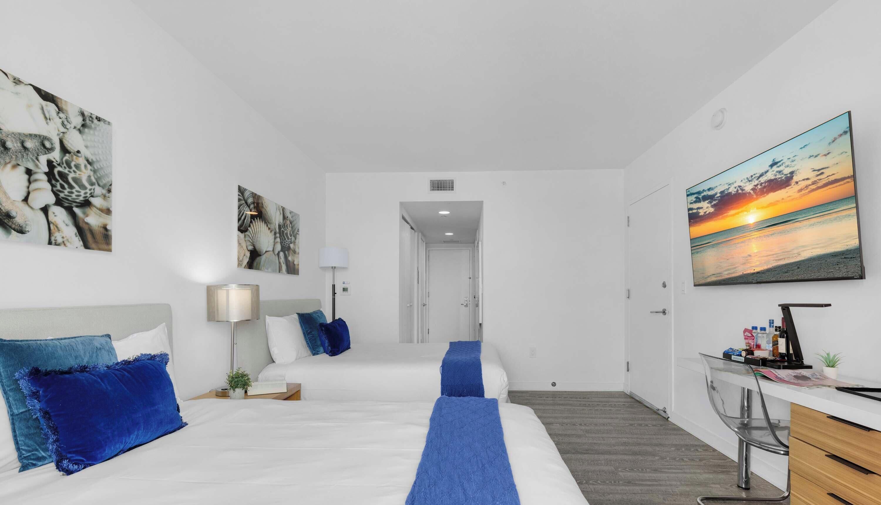 Desk, iron/ironing board, travel cot, WiFi
