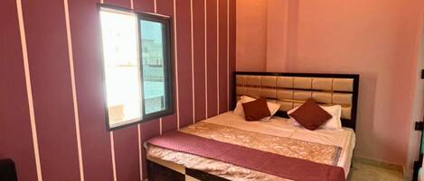 Deluxe Double Room | Free WiFi