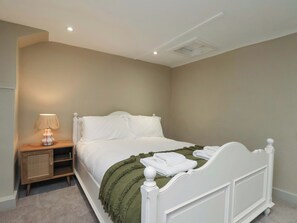 3 bedrooms, individually decorated, individually furnished, free WiFi - Wick Cottage (Whitby)