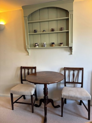 House, 2 Bedrooms, Fireplace, City View | Dining room - Quaint Townhouse in the Centre of Chipping Norton (Chipping Norton)