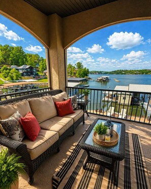 Property grounds - Luxury Lakefront 6BD/5BA/Pool/Dock/MovieTheater-18 (Sunrise Beach)