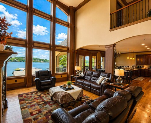 Luxury Lakefront 6BD/5BA/Pool/Dock/MovieTheater-18