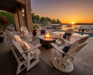 Pool - Luxury Lakefront 6BD/5BA/Pool/Dock/MovieTheater-18 (Sunrise Beach)