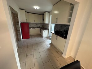 Private kitchen - Vrbo Property (Neumünster)