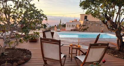Holiday Villa 'Casa Jio' with Sea View, Private Pool and Wi-Fi
