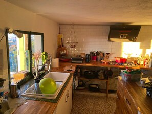 Fridge, oven, stovetop, dishwasher - Holiday Villa 'Casa Jio' with Sea View, Private Pool and Wi-Fi (Granadilla de Abona)