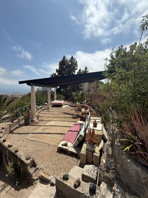 Property grounds - Holiday Villa 'Casa Jio' with Sea View, Private Pool and Wi-Fi (Granadilla de Abona)
