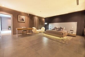 Presidential Double Room, Balcony, Pool View | Interior