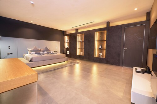 Louis Louvre Hotel