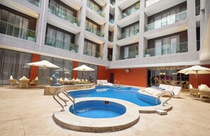 Outdoor pool - Louis Louvre Hotel (Asaba)