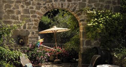 Belle maison de vacances pour 14 personnes avec WIFI, TV et animaux admis, près de Ascoli Piceno