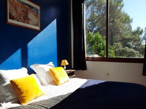 Room - Bed and Breakfast 'Chambre Capucine' with Shared Pool, Wi-Fi and Air Conditioning (Lagarde-Paréol)