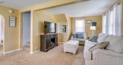 2 Blocks to Beach! Lake Huron Hideaway