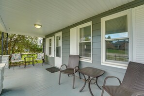 House (3 Bedrooms) | Interior - 2 Blocks to Beach! Lake Huron Hideaway (Fort Gratiot)